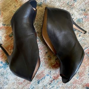 Halogen Shoes | Halogen Rowen Peep Toe Bootie | Black Booties